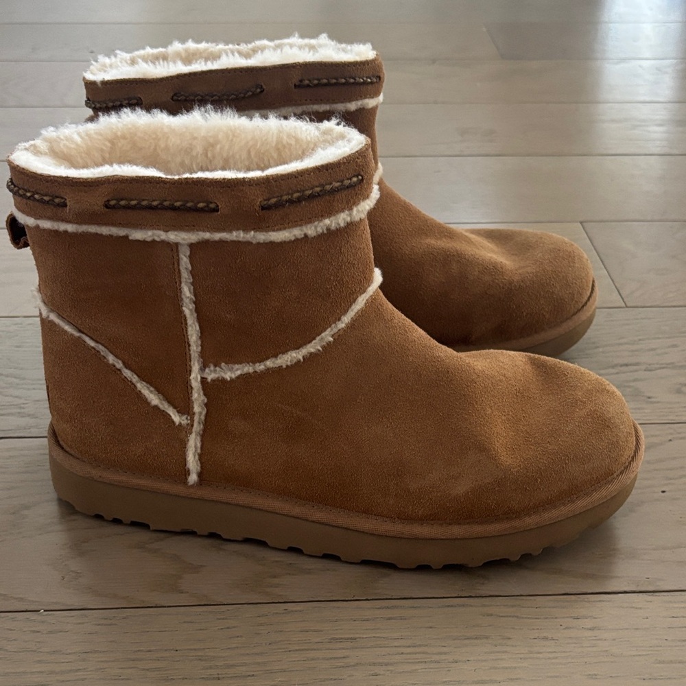 UGG Brown Ankle Boots with Cream Lining